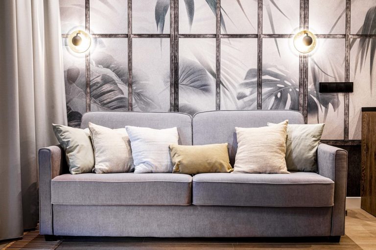 Kominek w salonie: jak połączyć funkcję grzewczą z estetyką wnętrza?